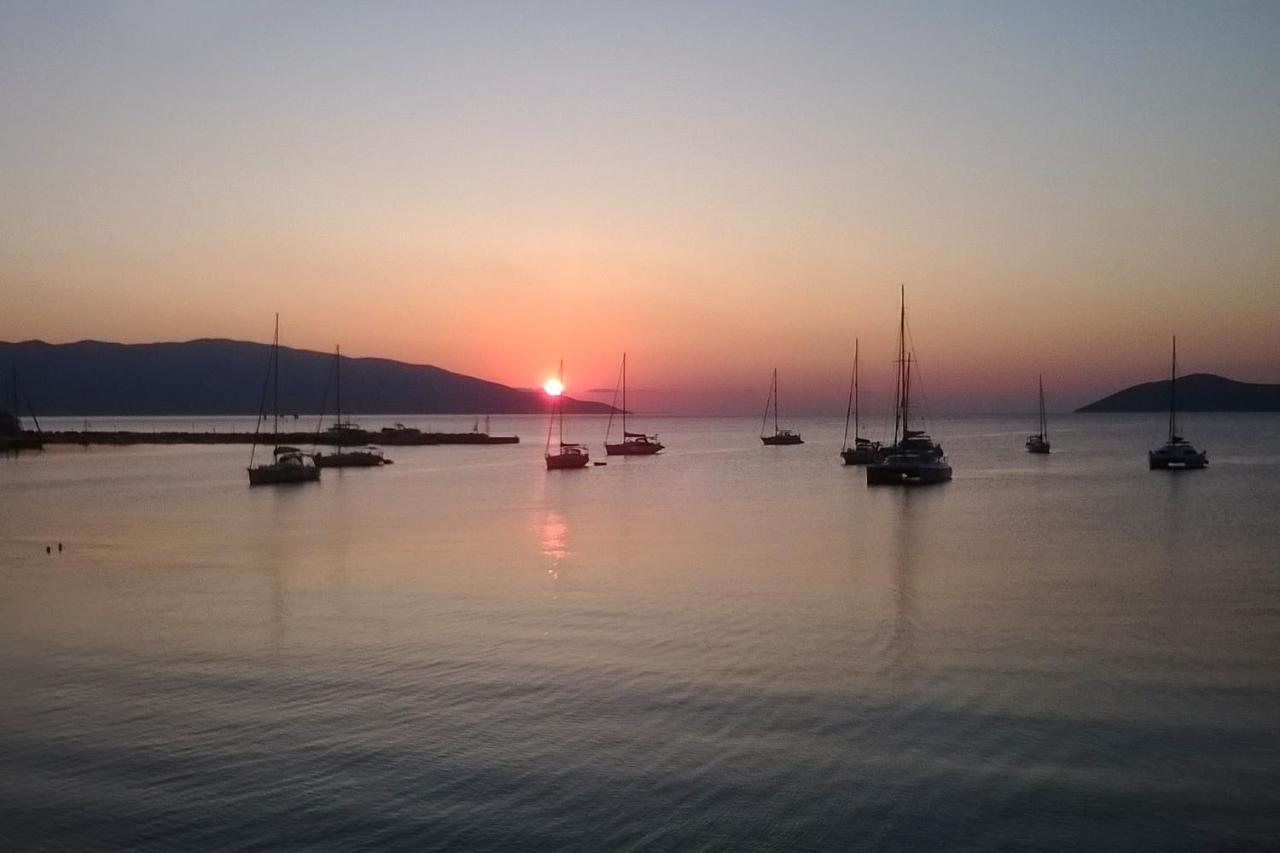Sunrise Bay Apts Αγία Ευφημία Εξωτερικό φωτογραφία