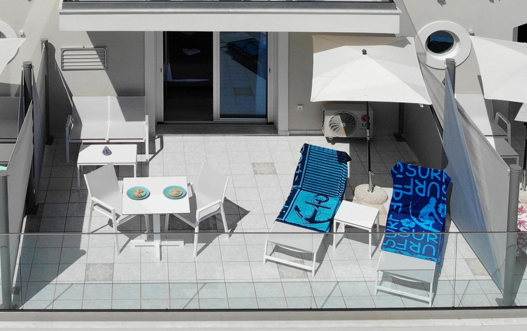 Sunrise Bay Apts Αγία Ευφημία Δωμάτιο φωτογραφία