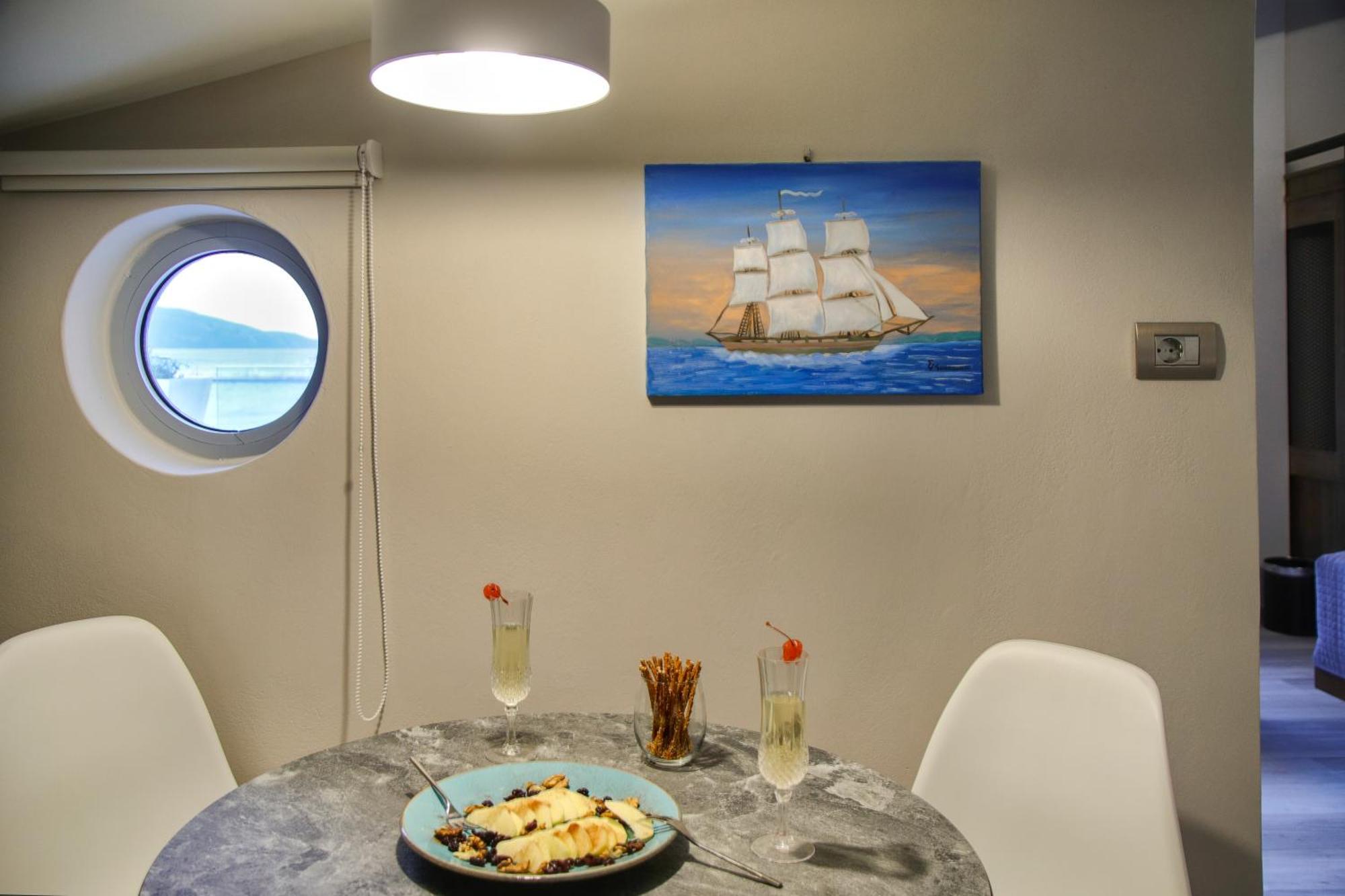 Sunrise Bay Apts Αγία Ευφημία Δωμάτιο φωτογραφία